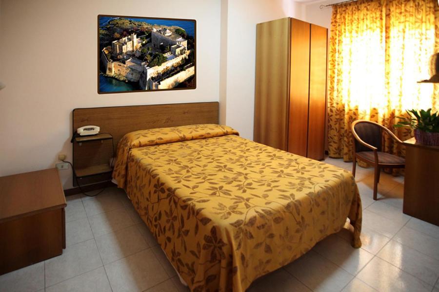 Hotel Cristal Bari Zimmer foto